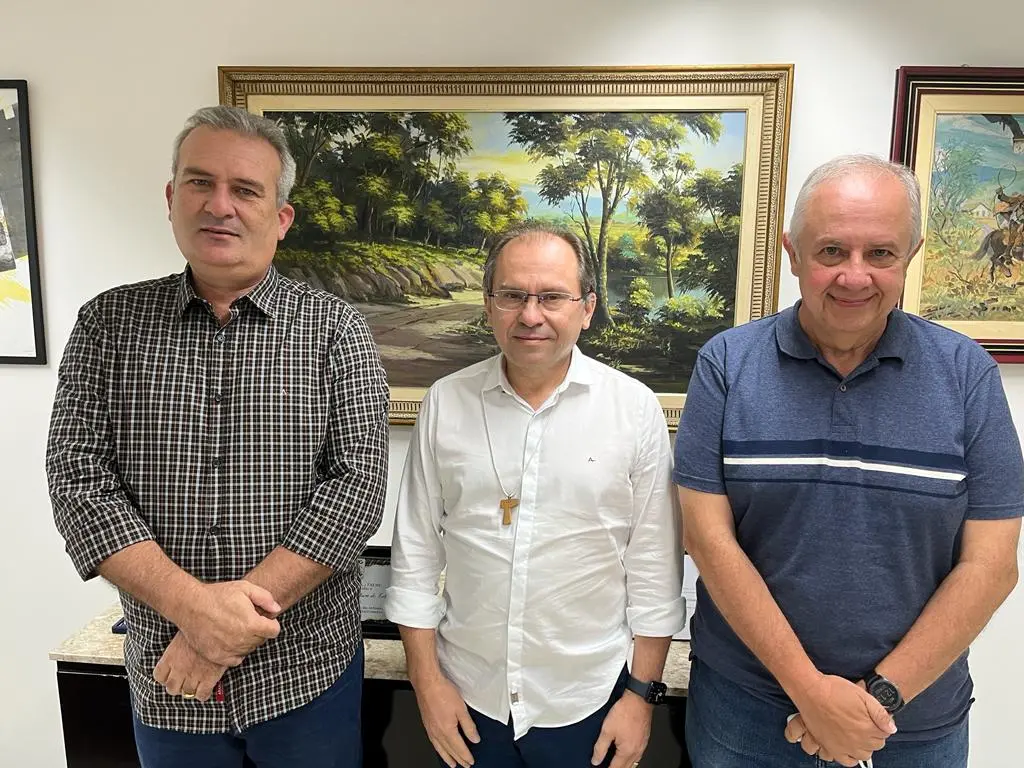 Imagem da notícia: Faec traz especialista da Embrapa para dobrar produção leiteira