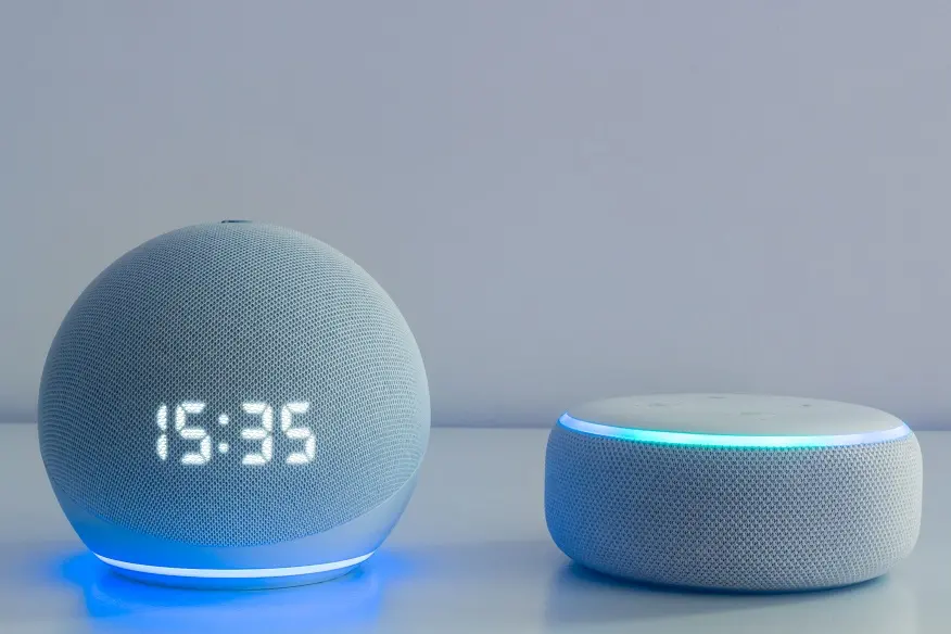 Imagem da notícia: Alexa, assistente virtual da Amazon, poderá imitar voz de pessoas mortas; entenda