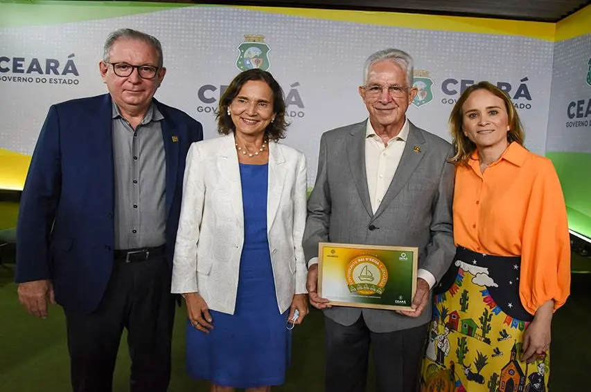 Imagem da notícia: Sefaz entrega à Itaueira Selo de Contribuinte Pai D'Égua