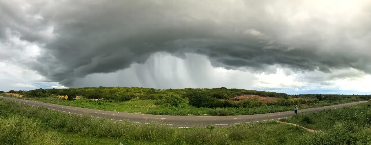 Imagem da notícia: Com o maior sistema do Nordeste, entenda como acontece a medição do volume de chuva no Ceará
