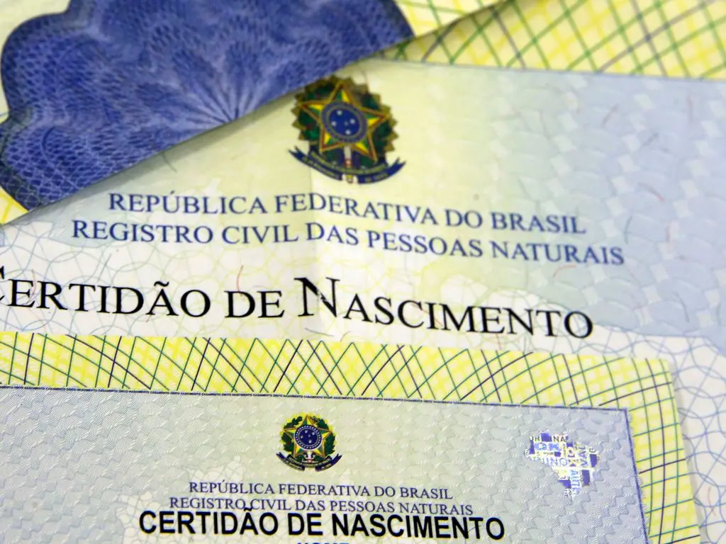 Imagem da notícia: Advogado muda o nome para não ser confundido com acusado de crime