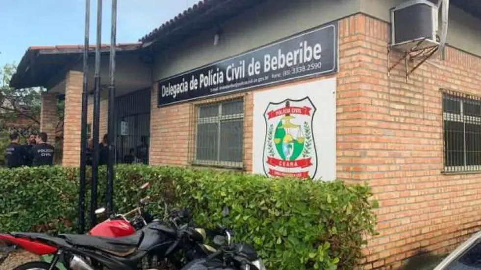 Imagem da notícia: Professor, esposa e diretora de escola em Beberibe são indiciados por estupros contra crianças