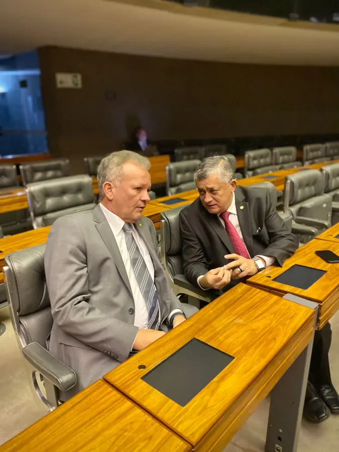 Imagem da notícia: Em período decisivo, líderes de PT e PDT se encontram em Brasília e defendem aliança no Ceará