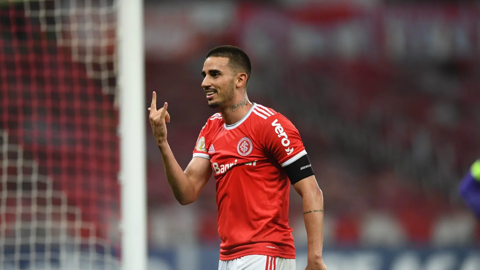 Imagem da notícia Thiago Galhardo no Fortaleza: reunião na casa de Marcelo Paz, aval de Vojvoda e importância tática