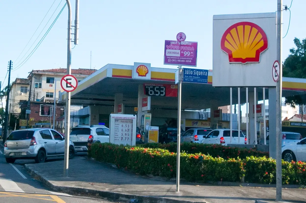 Imagem da notícia: Gasolina chega a R$ 6,53 em Fortaleza, mesmo sem redução do ICMS determinada pela Justiça; entenda 