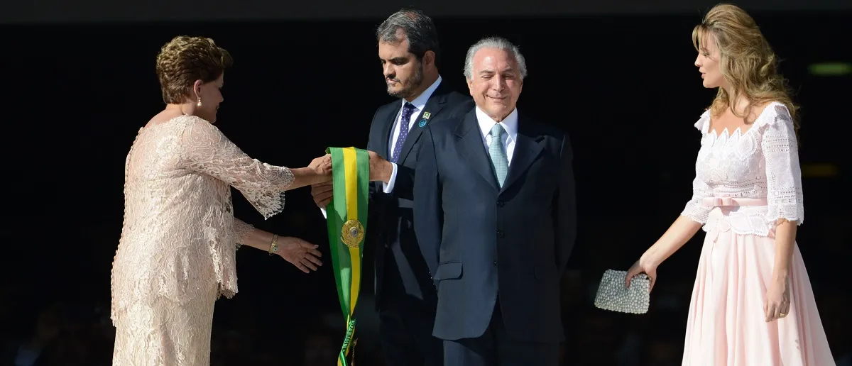 Dilma e Michel Temer na cerimônia de posse de recondução da então presidente ao segundo mandato, em 1º de janeiro de 2015