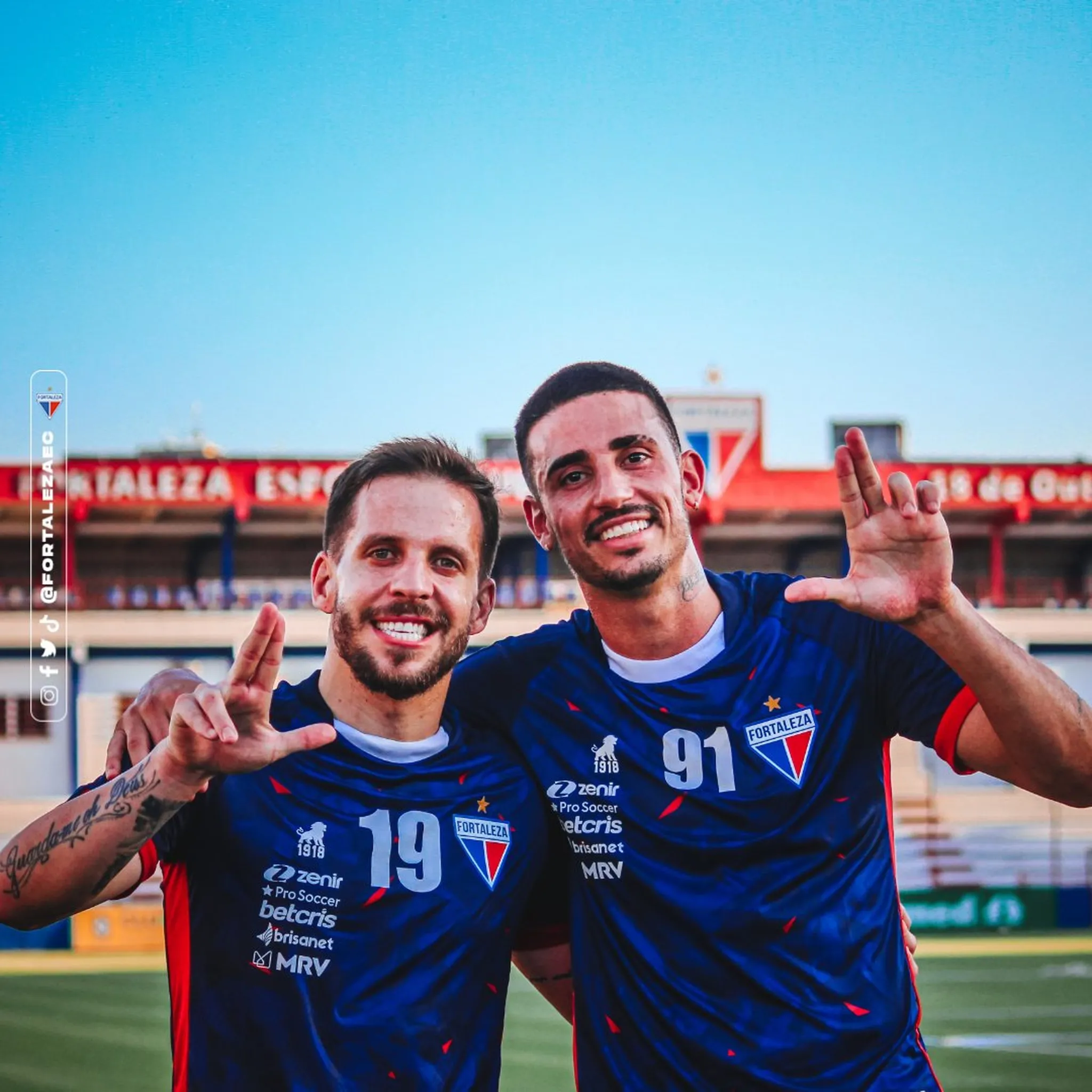 O volante Lucas Sasha e o atacante Thiago Galhardo são novidades no Fortaleza em 2022