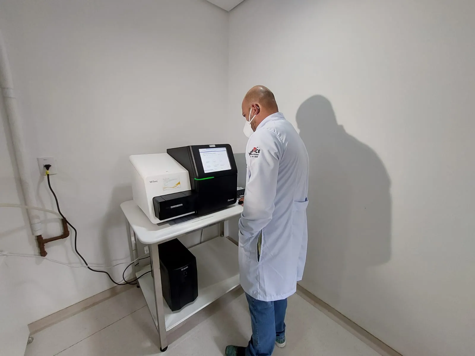 Sequenciador faz monitoramento de quais variantes e subvariantes estão em circulação no Estado
