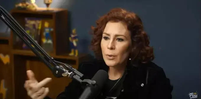 Imagem da notícia: Carla Zambelli tem novo perfil de Twitter suspenso, e TSE proíbe criação de novas contas