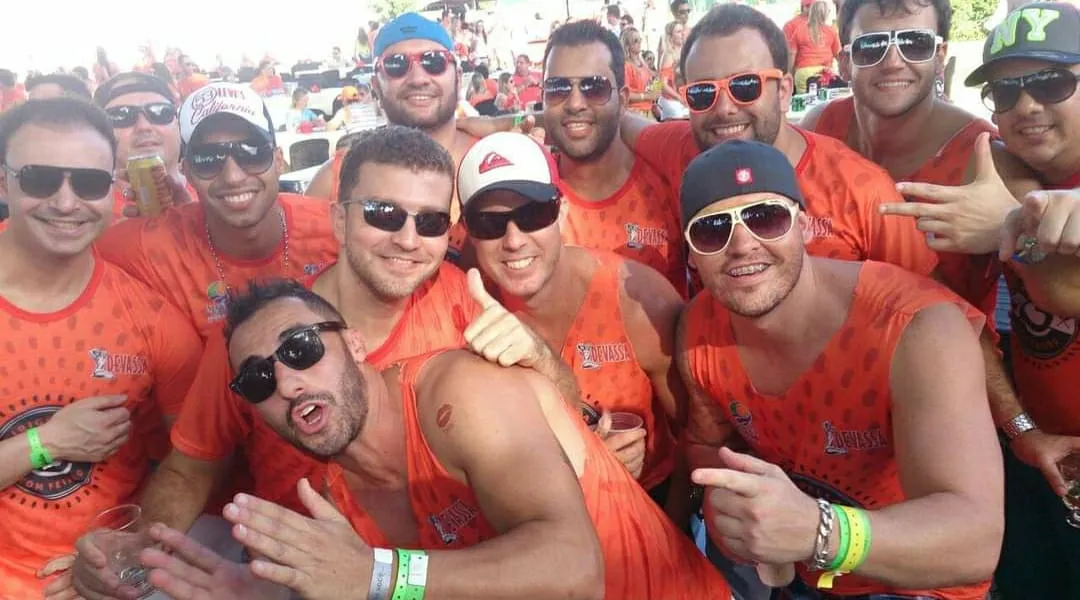 O auditor financeiro vem ao Fortal há mais de uma década com diversos amigos