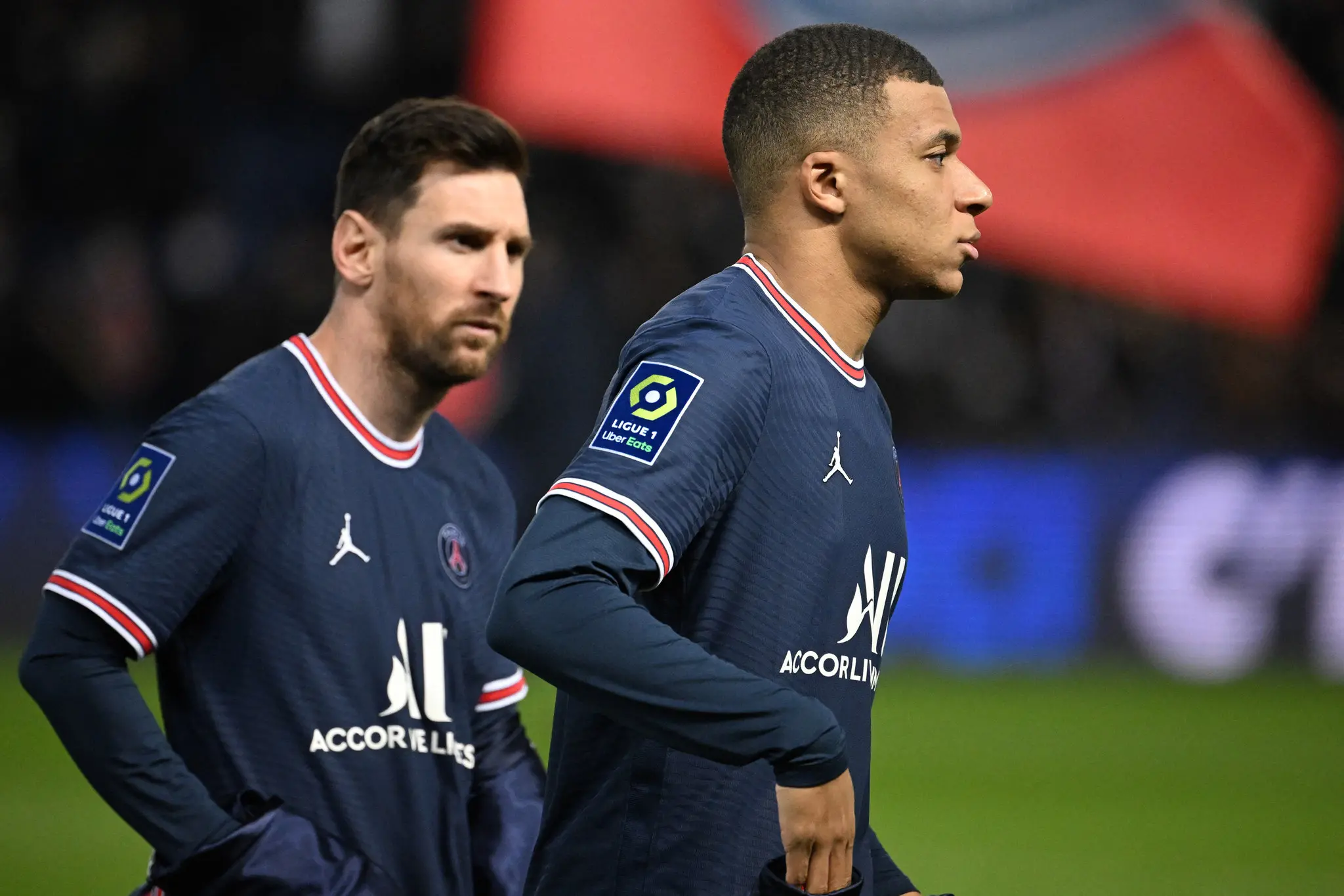Imagem da notícia: Mbappé e Messi teriam entrado em conflito por conta de Neymar, diz jornal espanhol