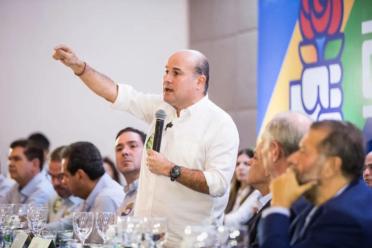 Imagem da notícia: Qual o cálculo para Roberto Cláudio ser candidato ao Governo do Ceará; e qual cálculo para não ser