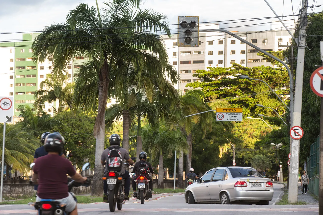 Risco de acidentes se intensifica com a ausência de semáforos