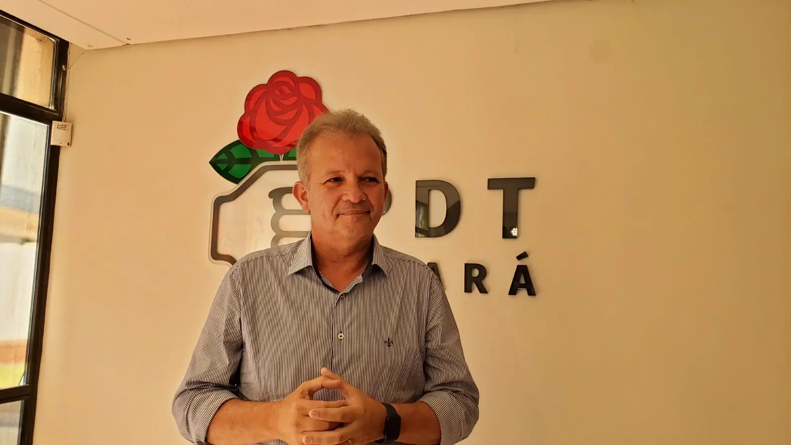 Imagem da notícia: Impasse entre Izolda e Roberto Cláudio no PDT será decidido por diretório regional dia 18 de julho