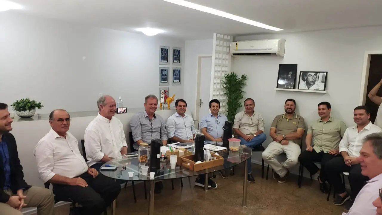 Imagem da notícia: PDT orienta deputados a não se manifestarem sobre preferência na semana decisiva da sucessão