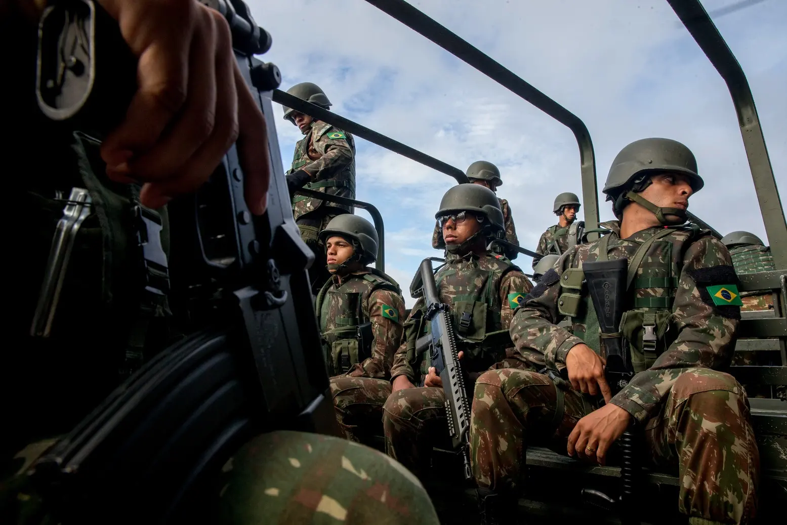 Imagem da notícia: Por que o Exército convocou reservistas e como será o treinamento no CE