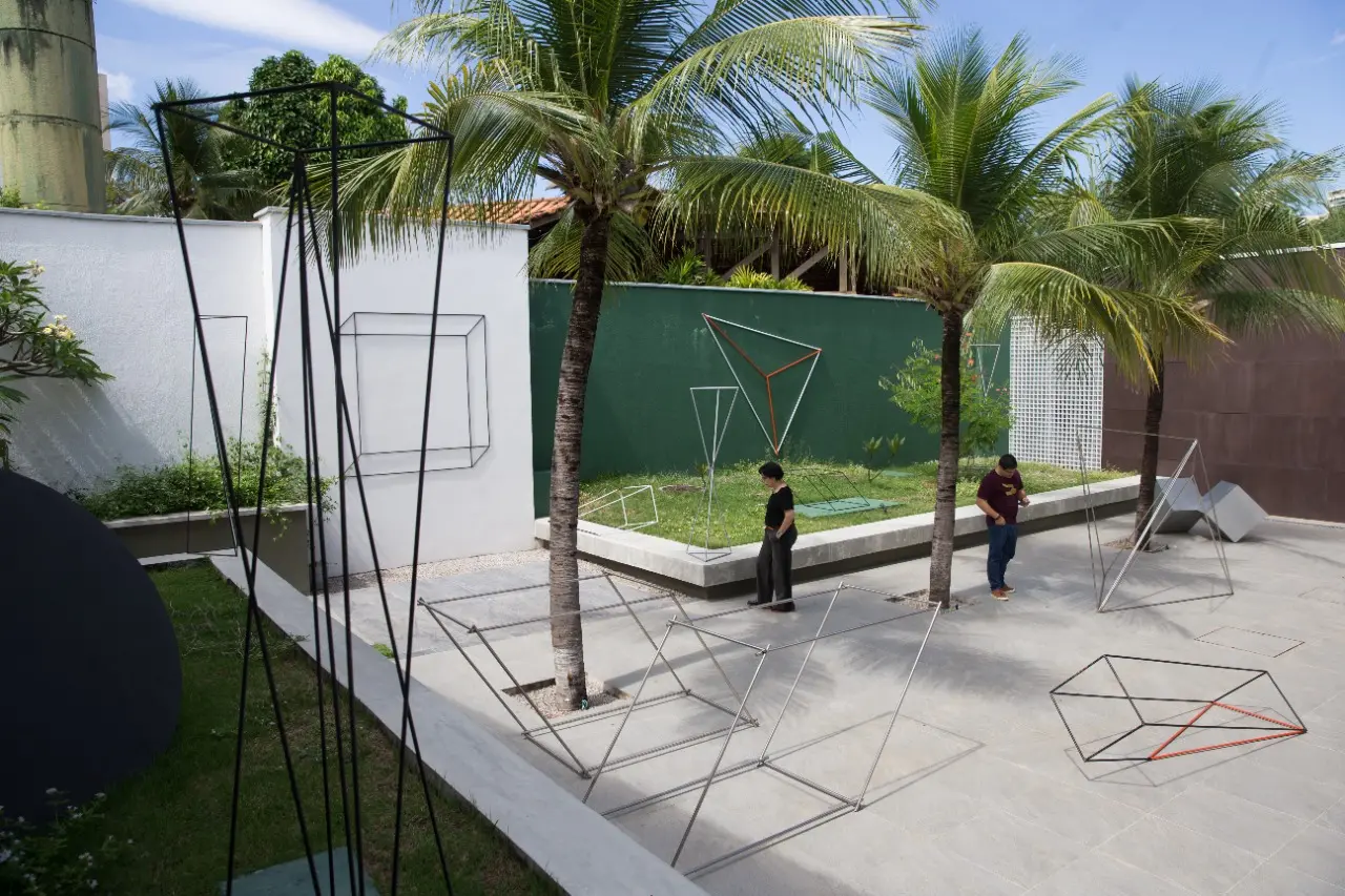Primeiros espaços expositivos do Instituto Sérvulo Esmeraldo