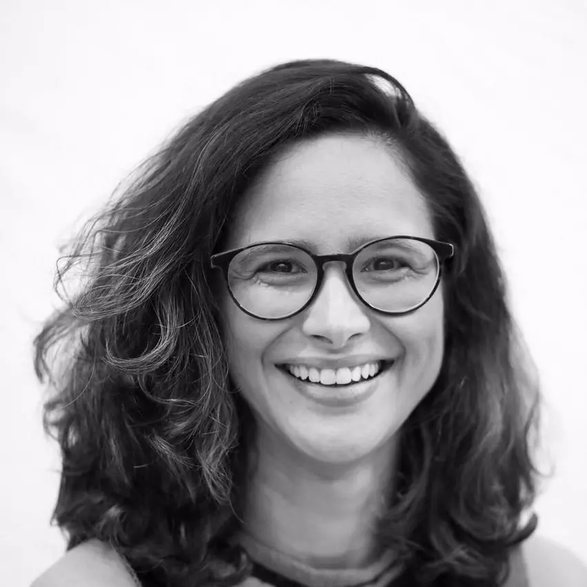 Retrato frontal Beatriz Jucá