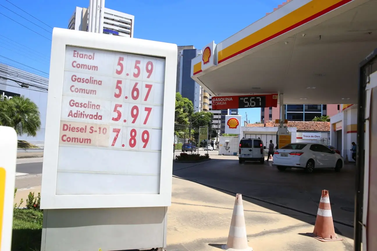 Imagem da notícia: Preços da gasolina e etanol ficam no mesmo patamar em Fortaleza; entenda os motivos