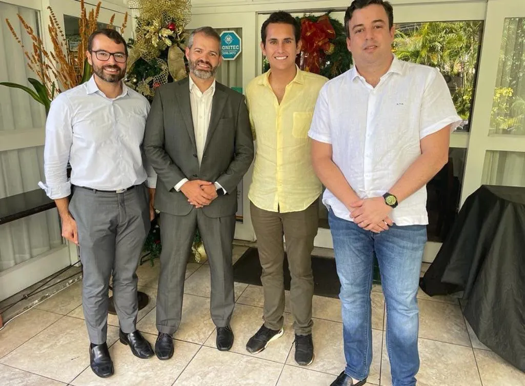 Tomás Figueiredo, Eduardo Leão, Domingos Neto e Matheus Góis, em reunião sobre o projeto