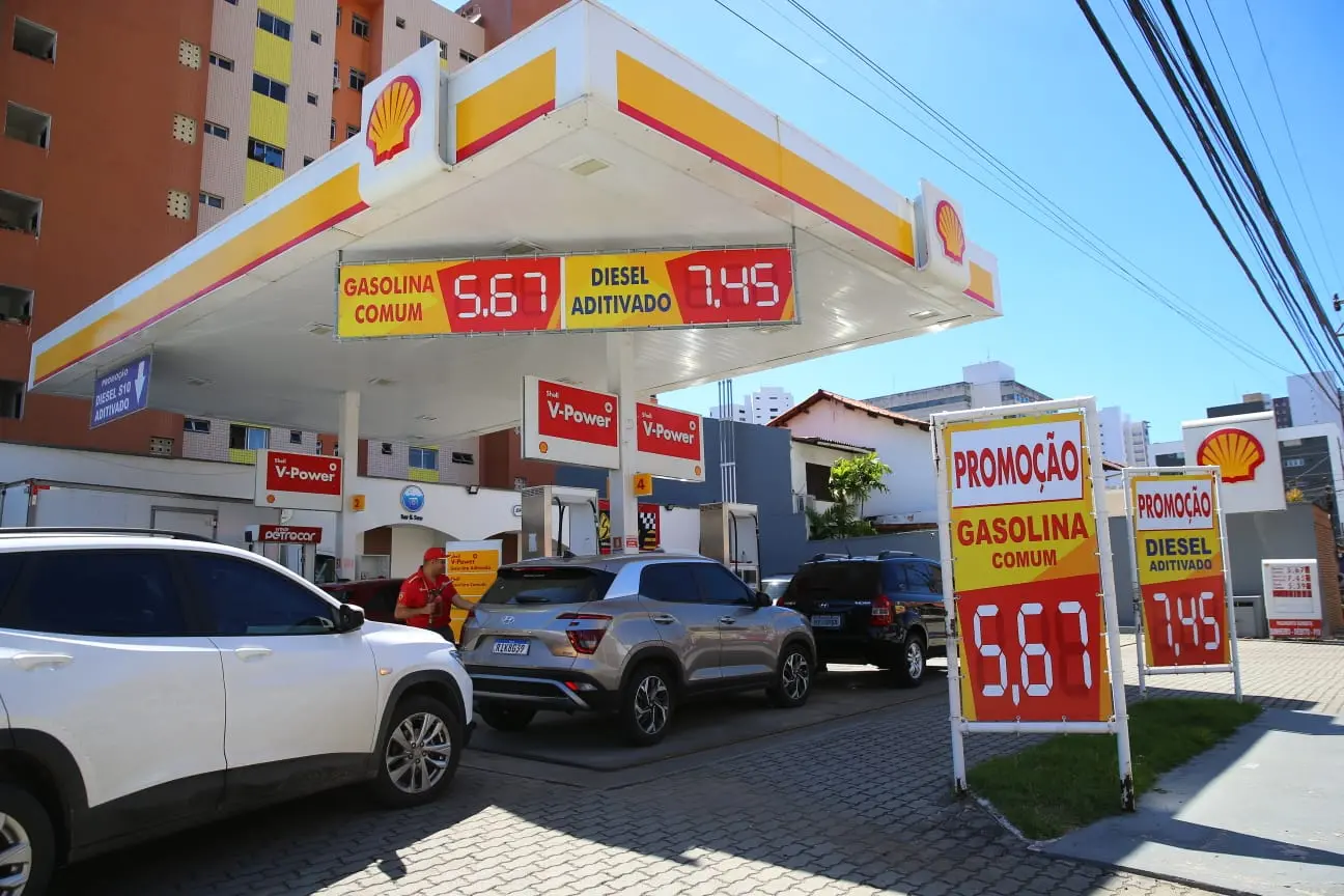 Imagem da notícia: Pode haver deflação após queda nos preços da gasolina e energia?