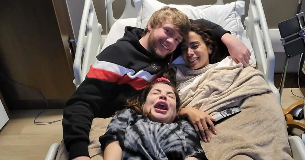 Imagem da notícia: Após cirurgia de endometriose, Anitta segue internada em hospital de São Paulo