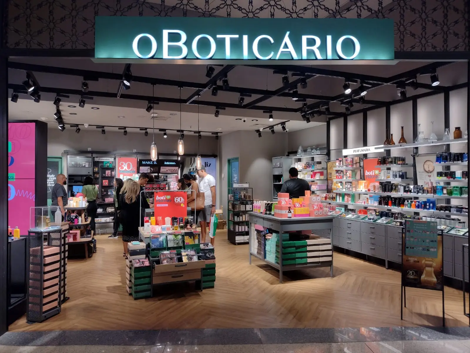 Imagem da notícia: O Boticário coloca mais de 500 produtos em promoção; descontos chegam a 60%  