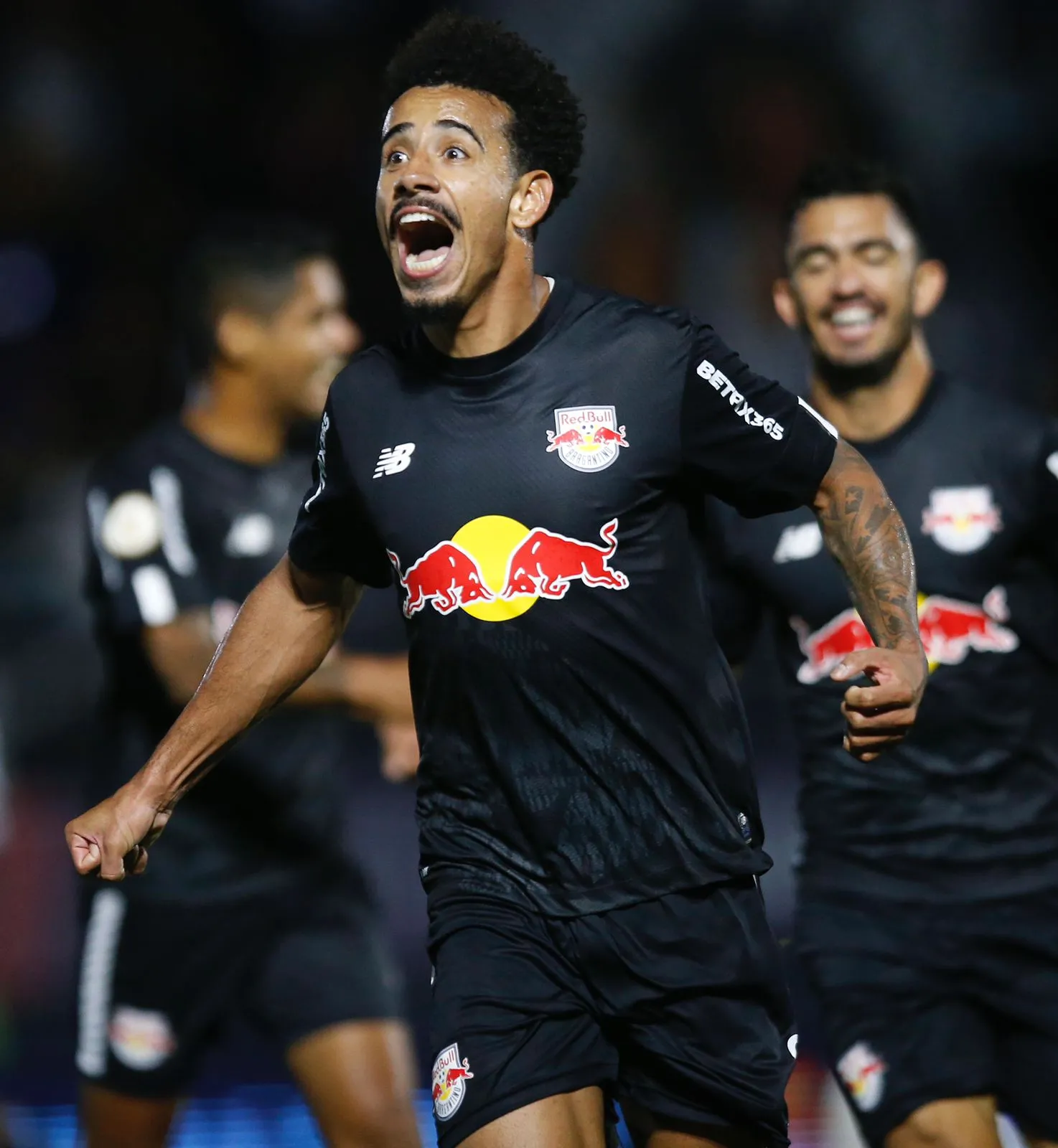 O Bragantino fez uma pressão nos minutos finais e conseguiu seu gol da vitória
