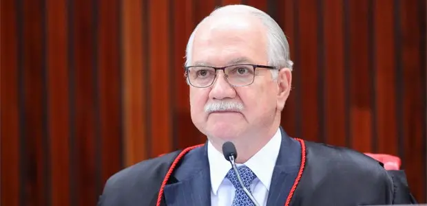 Imagem da notícia: Edson Fachin dá cinco dias para Bolsonaro se justificar sobre falas em reunião com embaixadores