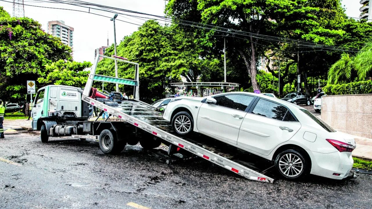 Quase todas as infrações por estacionamento irregular geram remoção do veículo