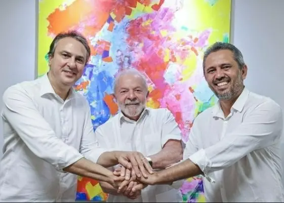 Imagem da notícia: Ao lado de Lula, Camilo lança oficialmente Elmano Freitas como pré-candidato a governador pelo PT