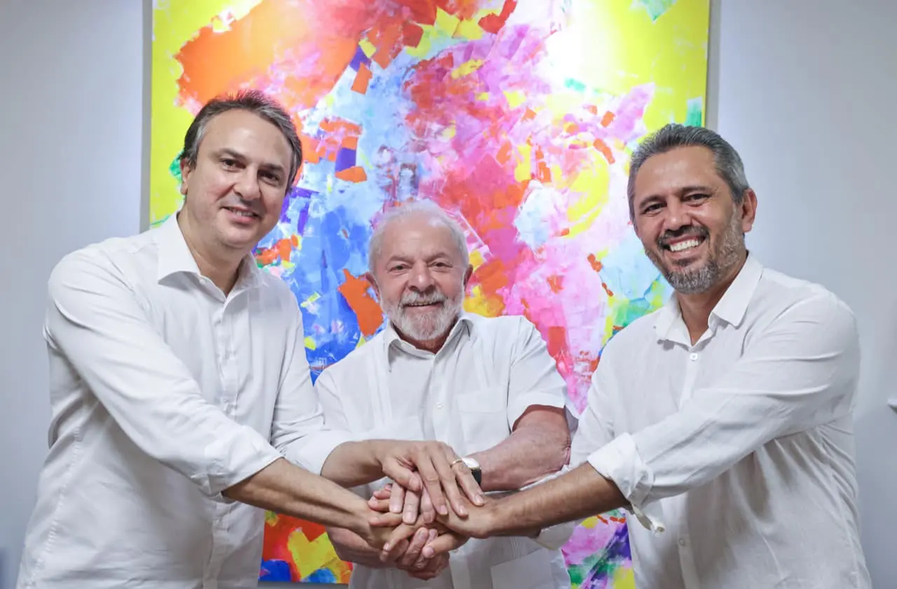 Imagem da notícia: PT marca reunião para oficializar Elmano Freitas pré-candidato a governador