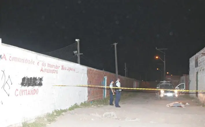 Imagem da notícia: De traficantes a vítimas de bala perdida: 90% das mortes violentas no Ceará têm relação com facções