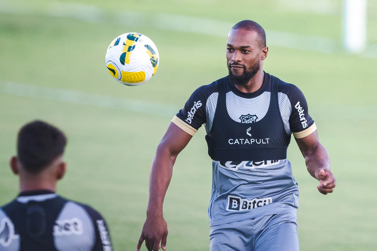 Jogadores titulares do Ceará estão com grande acúmulo de jogos e tem semana cheia de treinos