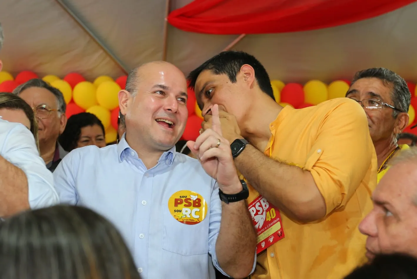 Roberto Cláudio e Denis Bezerra na convenção do PSB nesta quarta, em Fortaleza