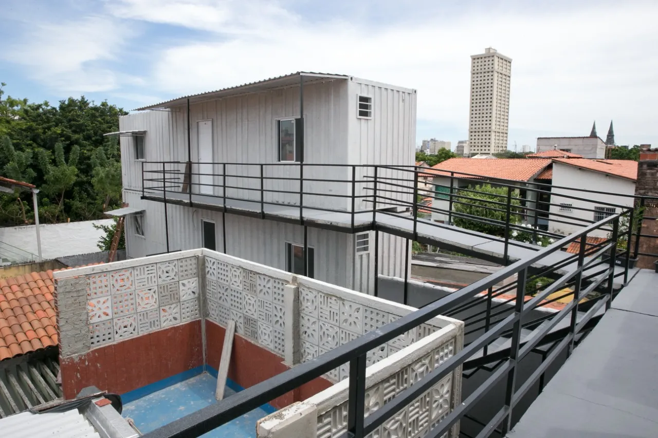 Estrutura recebeu pintura para evitar desgaste com o sol