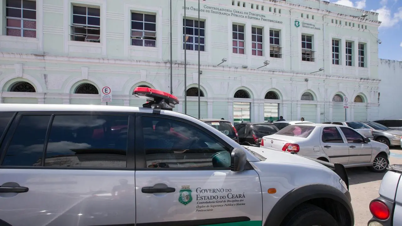 Imagem da notícia: Policial preso em Fortaleza por agredir filhos e esposa agora é investigado pela CGD