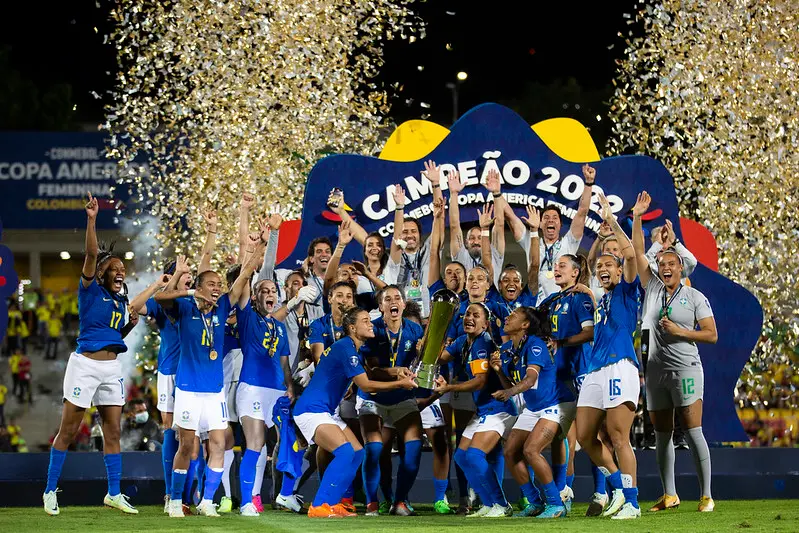 Imagem da notícia: Seleção brasileira feminina bate Colômbia e conquista a Copa América pela 8ª vez