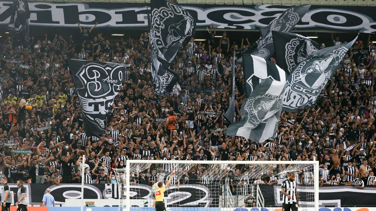 Imagem da notícia: Ceará registra mais de 40 mil torcedores confirmados para jogo contra Palmeiras pela Série A