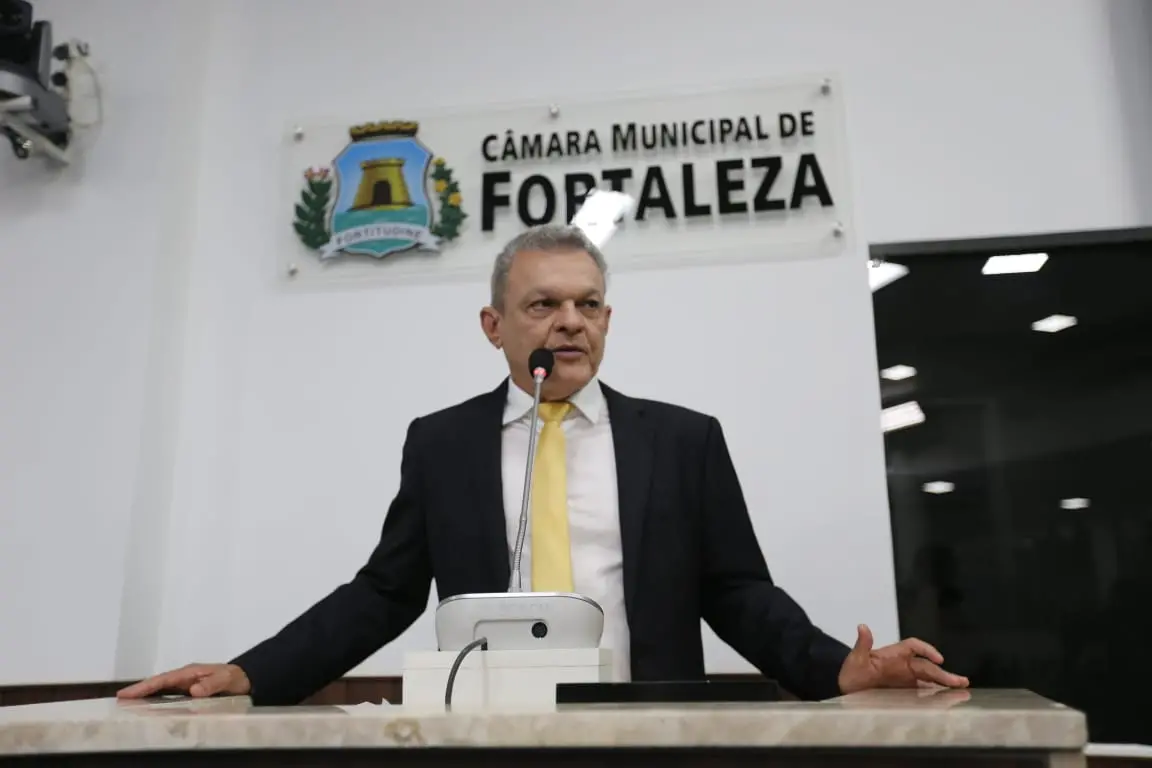 Imagem da notícia: Sarto diz que desfiliação de Izolda do PDT não interfere nas relações entre Prefeitura e Estado