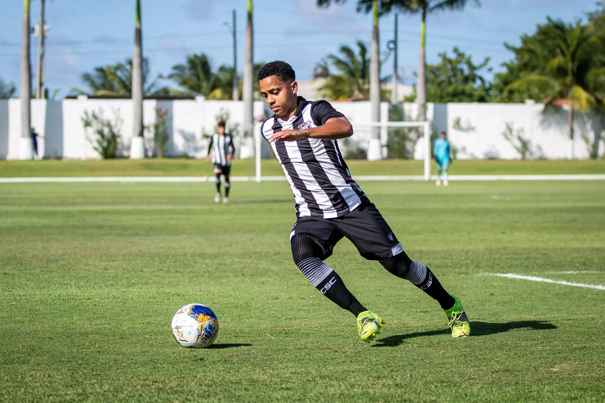 Atacante João Victor retorna ao Ceará