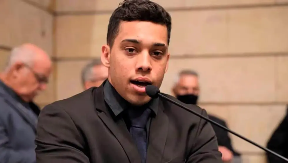 Imagem da notícia: Gabriel Monteiro praticava sexo na frente de funcionários, diz ex-assessor