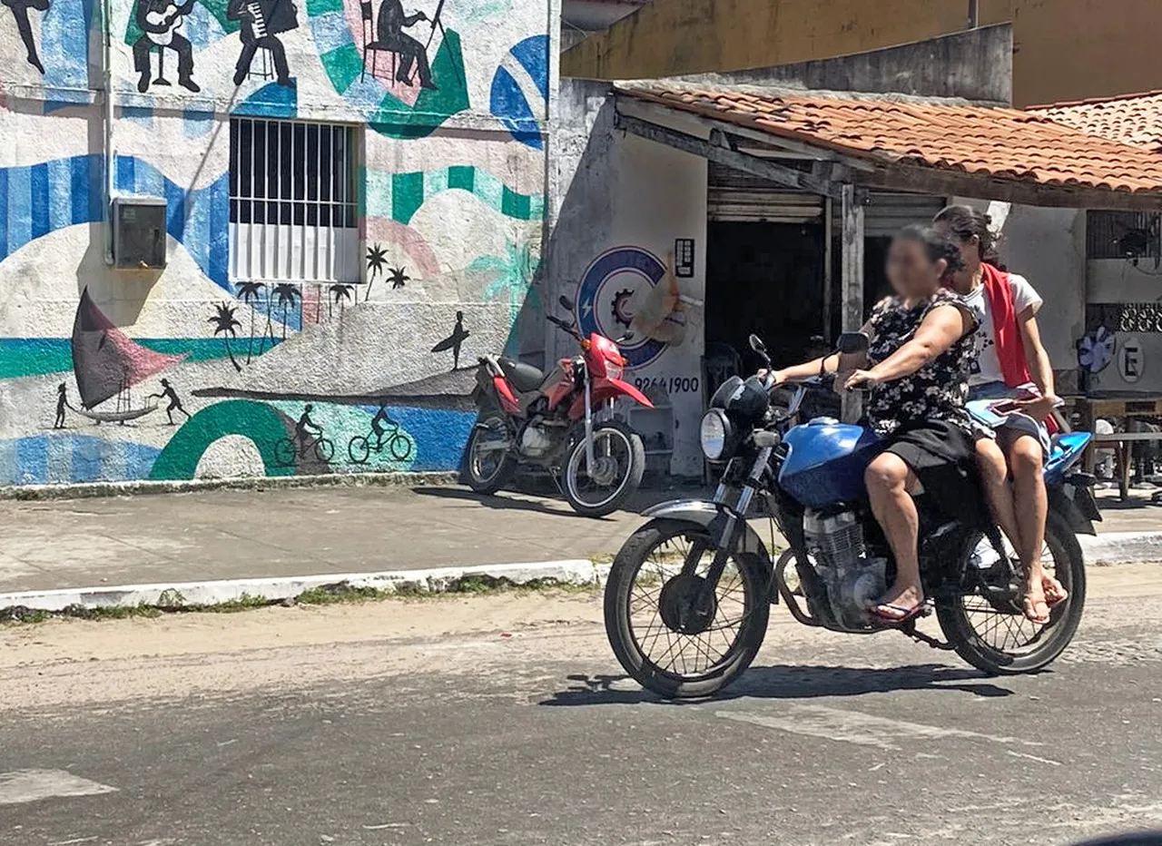 Pilotar sem capacete é considerada infração gravíssima pelo Código de Trânsito Brasileiro