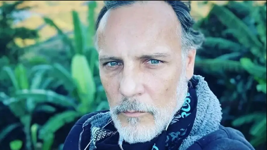 Imagem da notícia: Modelo acusa Gustavo Novaes de estupro de vulnerável enquanto ator diz ter 'consciência tranquila'
