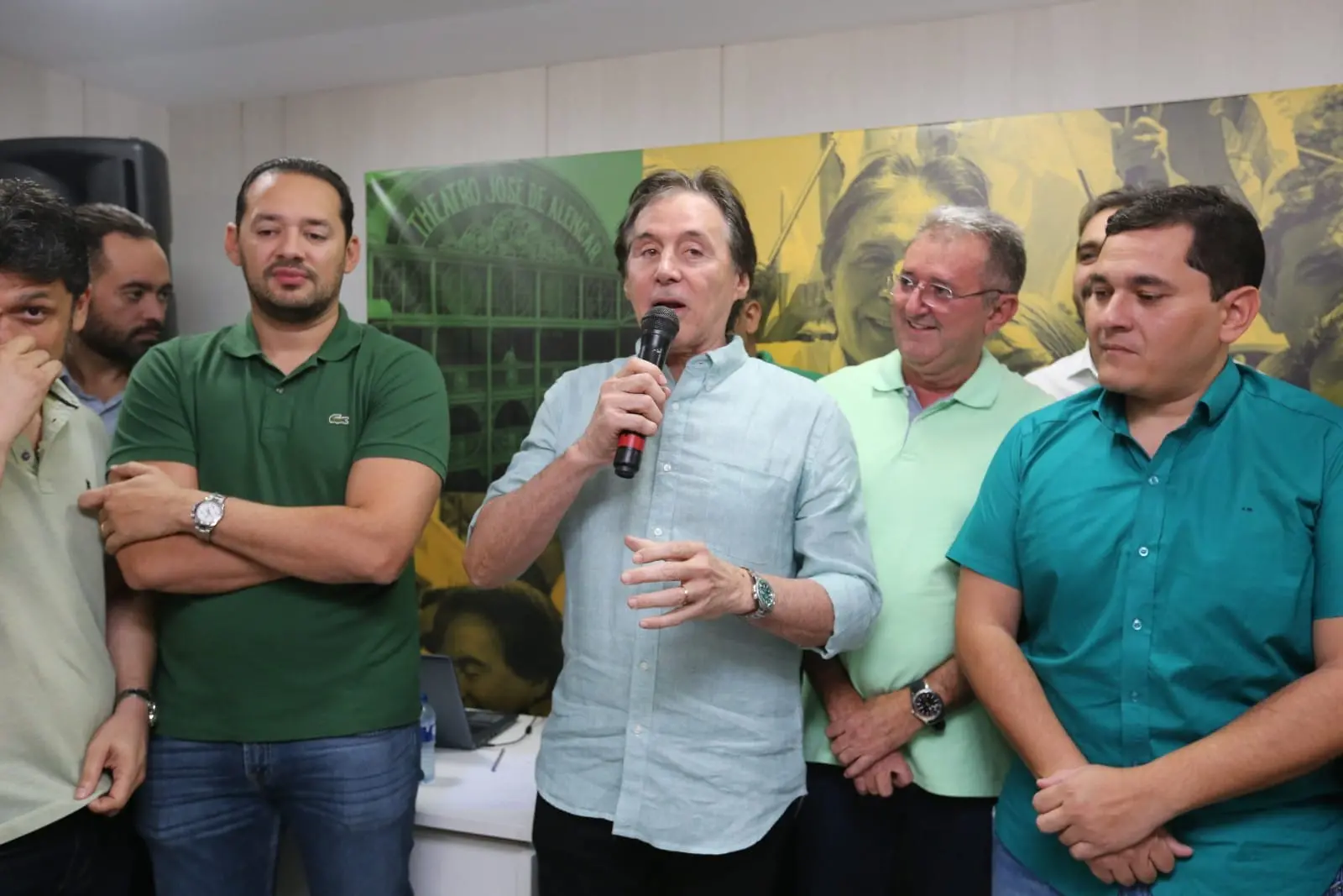 Imagem da notícia: Sem pressa para definição, Eunício descarta a escolha de familiares como candidatos a vice de Elmano