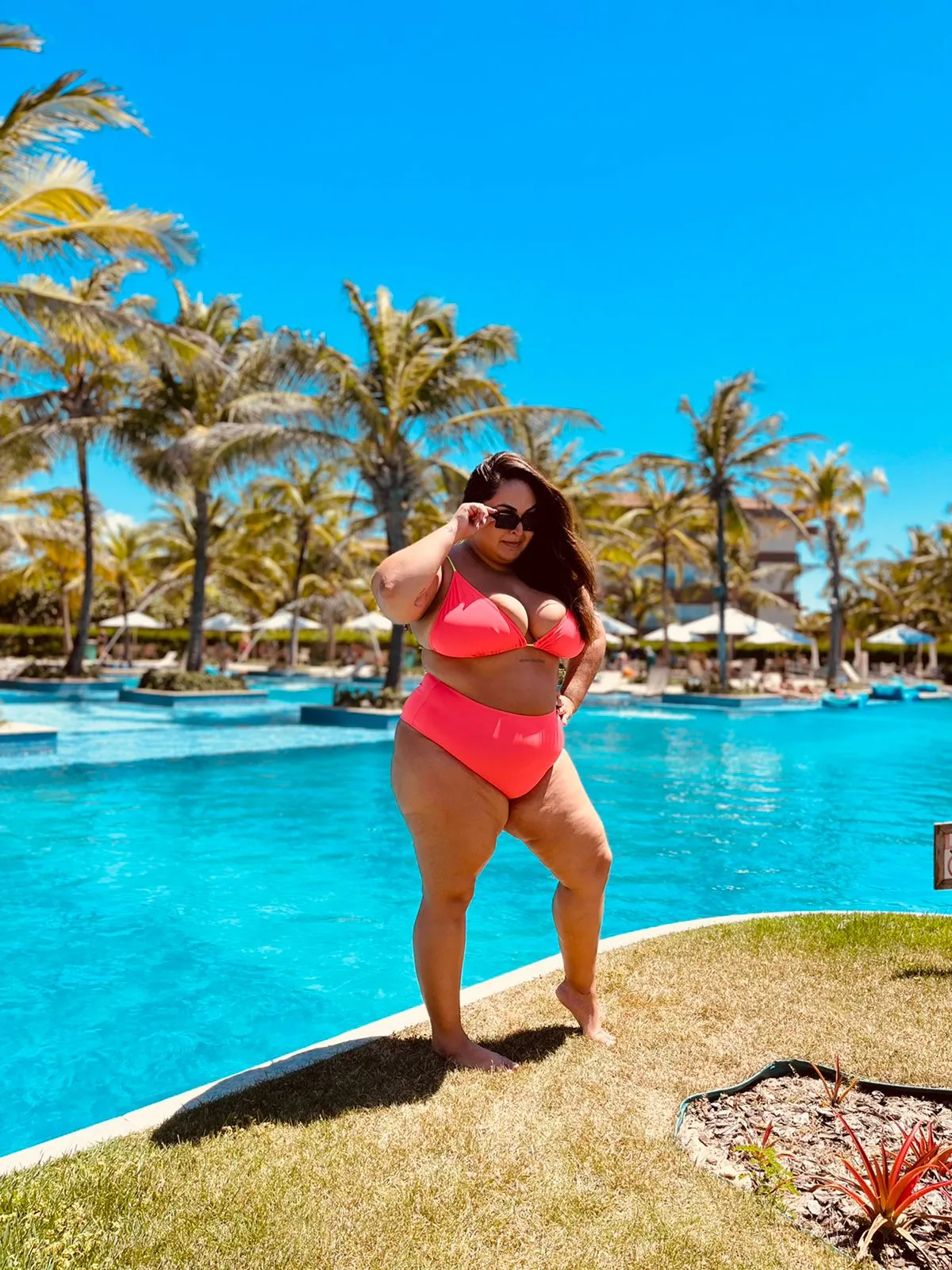A influencer afirma ser muito bem resolvida com o próprio corpo, mas quem comer sem ter que ouvir comentários