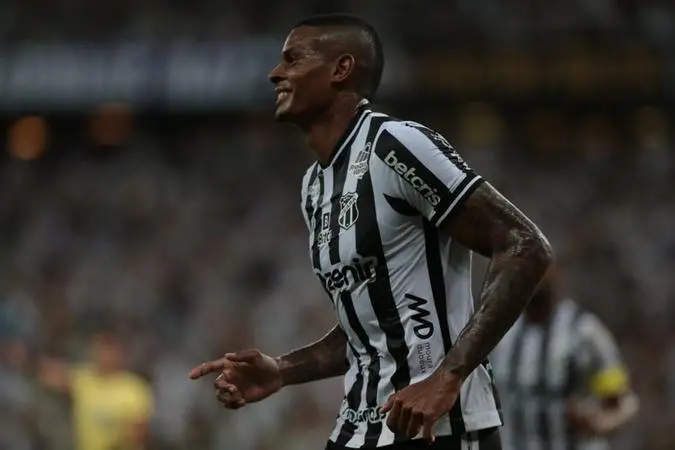 Imagem da notícia: Ceará divulga boletim detalhando a situação de cinco atletas; confira ausências contra o São Paulo