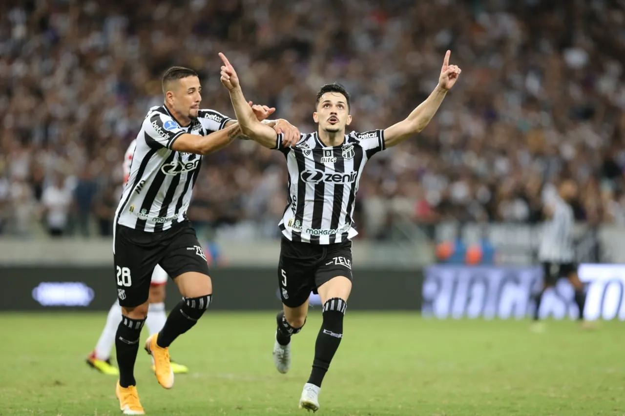 Guilherme Castilho marcou o segundo gol do Ceará no jogo