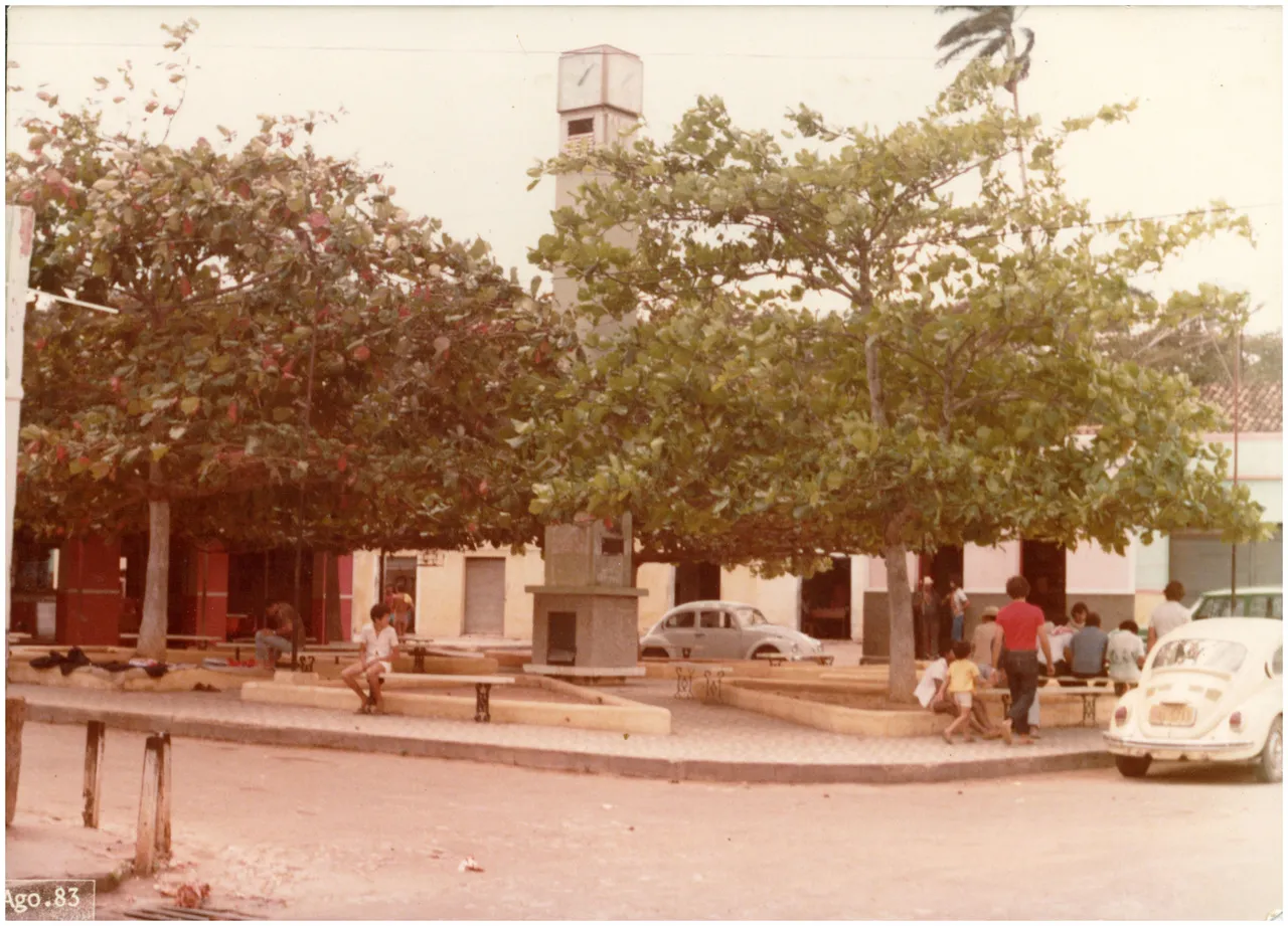Praça 14 de Março em Mulungu