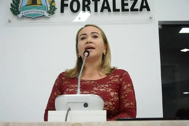 Imagem da notícia: Enfermeira Ana Paula retira candidatura ao Senado; PDT indicará outro nome neste sábado